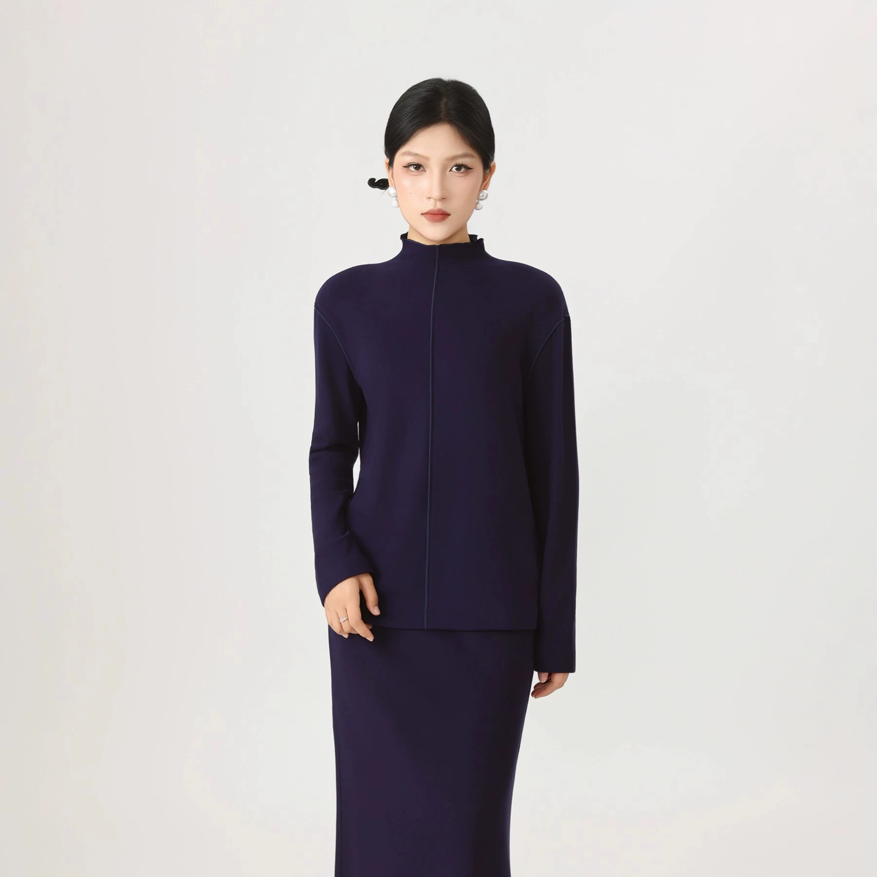 白领哥弟新25秋季新款百搭简约舒适长袖半高领打底T恤上衣130088