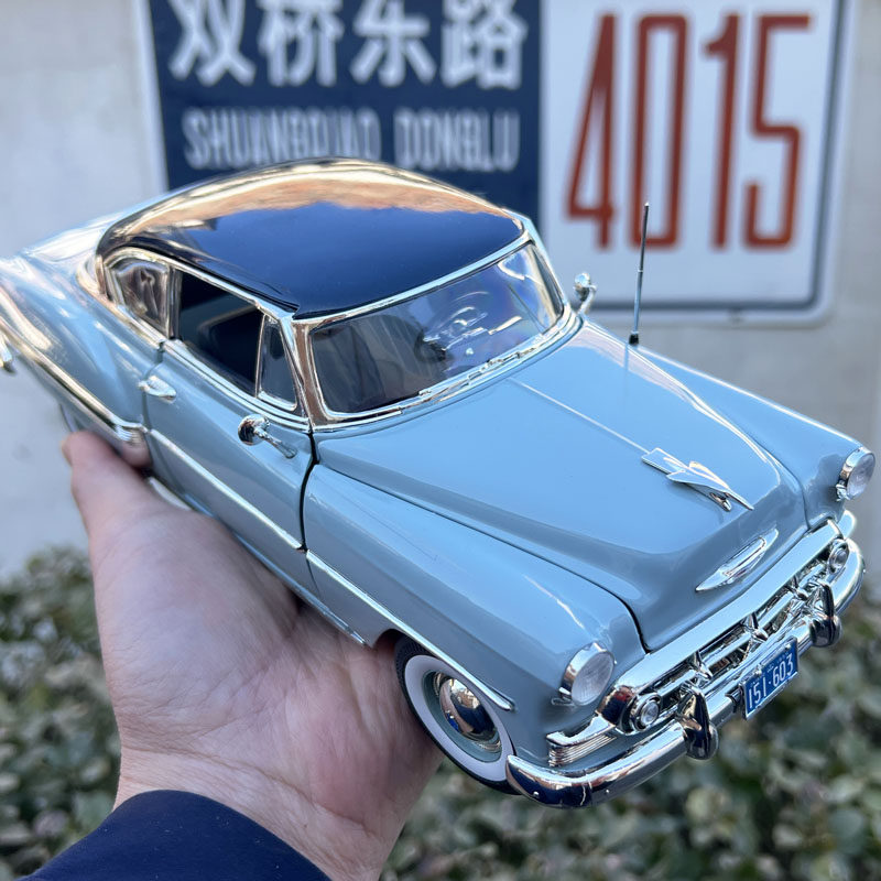 1953年雪佛兰克尔维特贝尔仿真汽车模型 1/18合金摆件 收藏送礼
