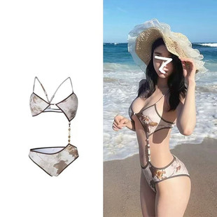 区区欧阳同款泳衣女复古印花三角连体比基尼性感小胸辣妹度假温泉