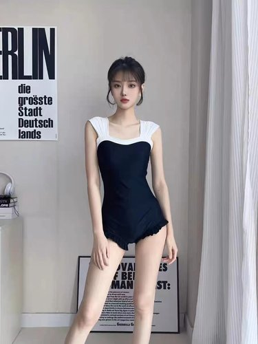 泳衣女黑色小众吊带三角连体