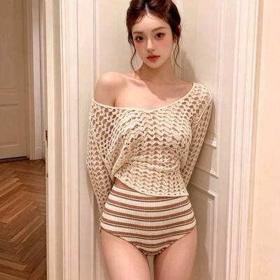 条纹高腰小胸比基尼温泉度假