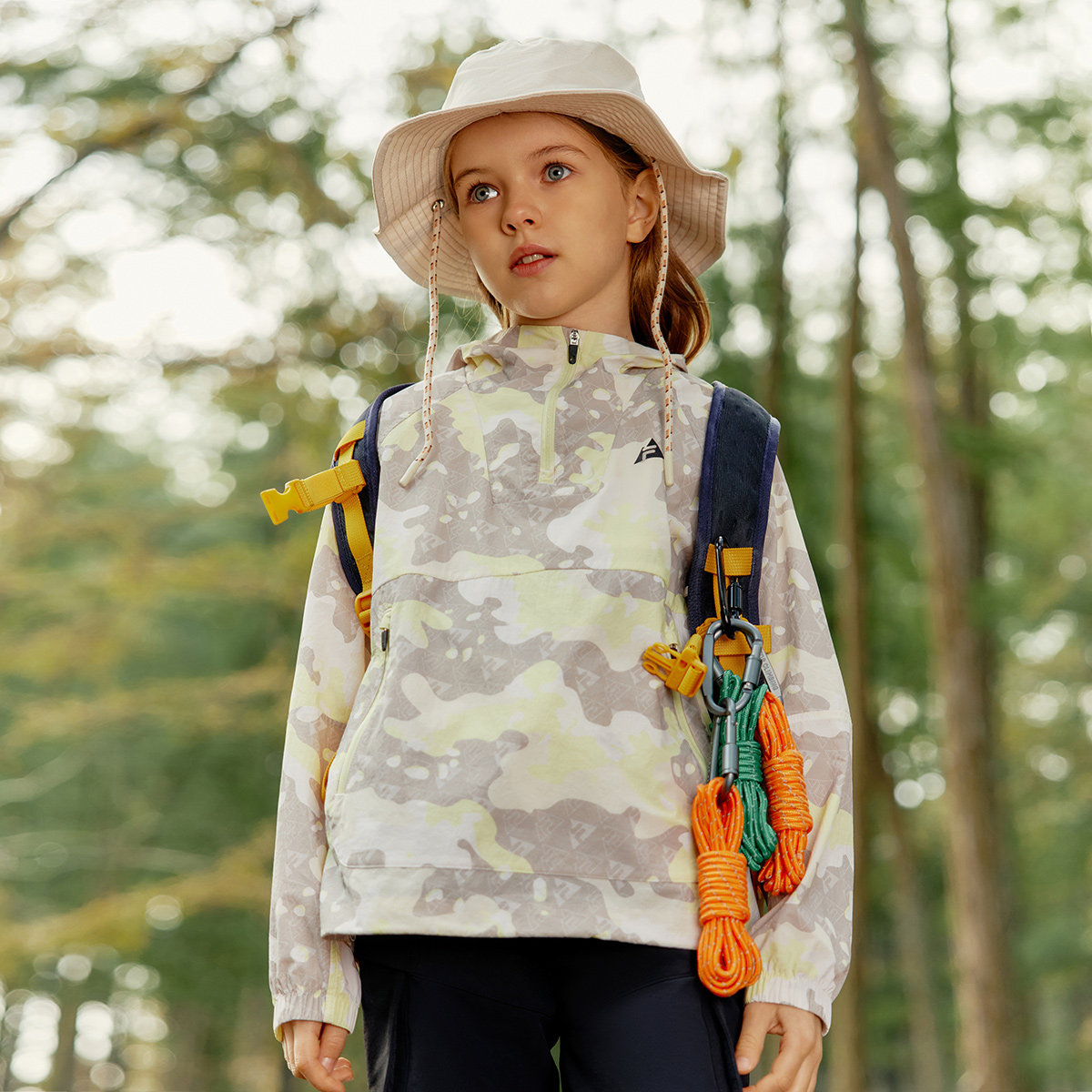 Fila/斐乐女中大童户外系列梭织外套连帽上衣长袖K12G413715F