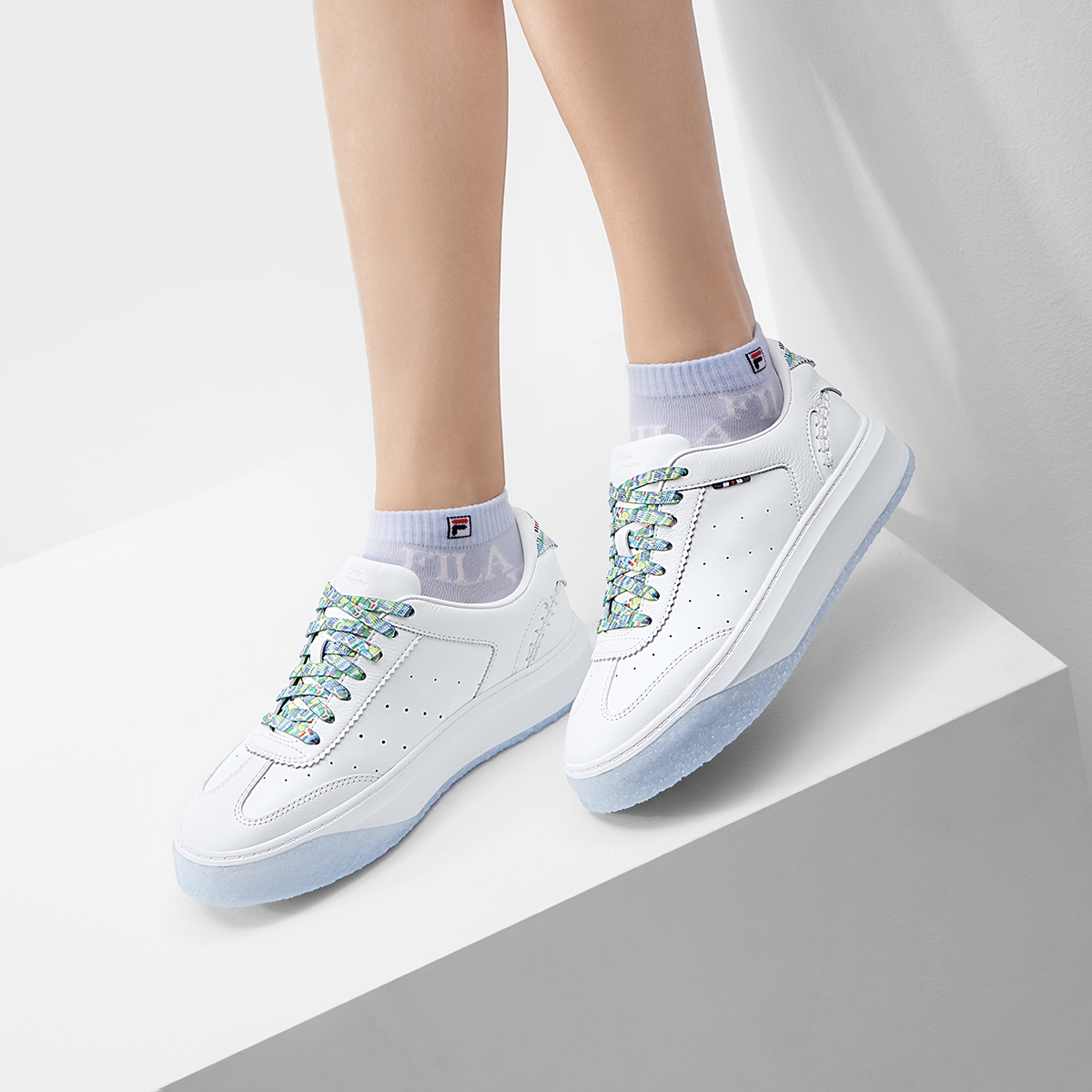 斐乐燕尾鞋女子时尚休闲摩登板鞋