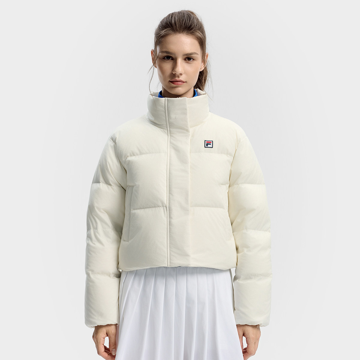 斐乐女网球系列舒适薄款羽绒服图片