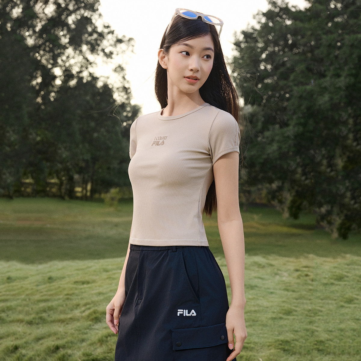 斐乐女U型领微弹短袖运动T恤