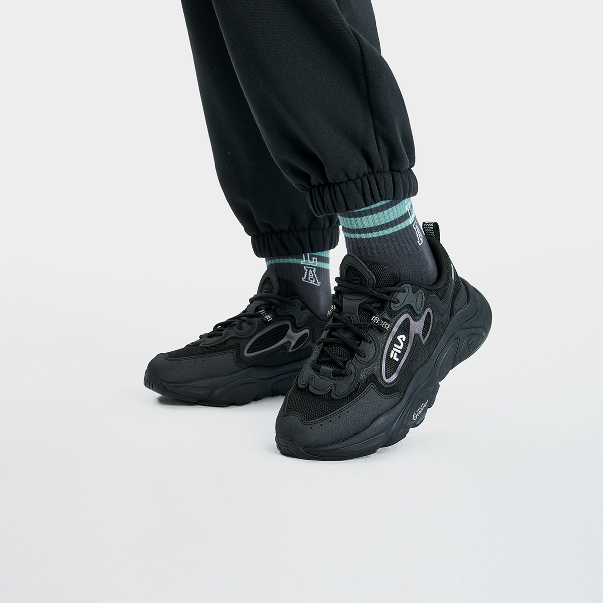 斐乐火星女子时尚休闲复古运动鞋