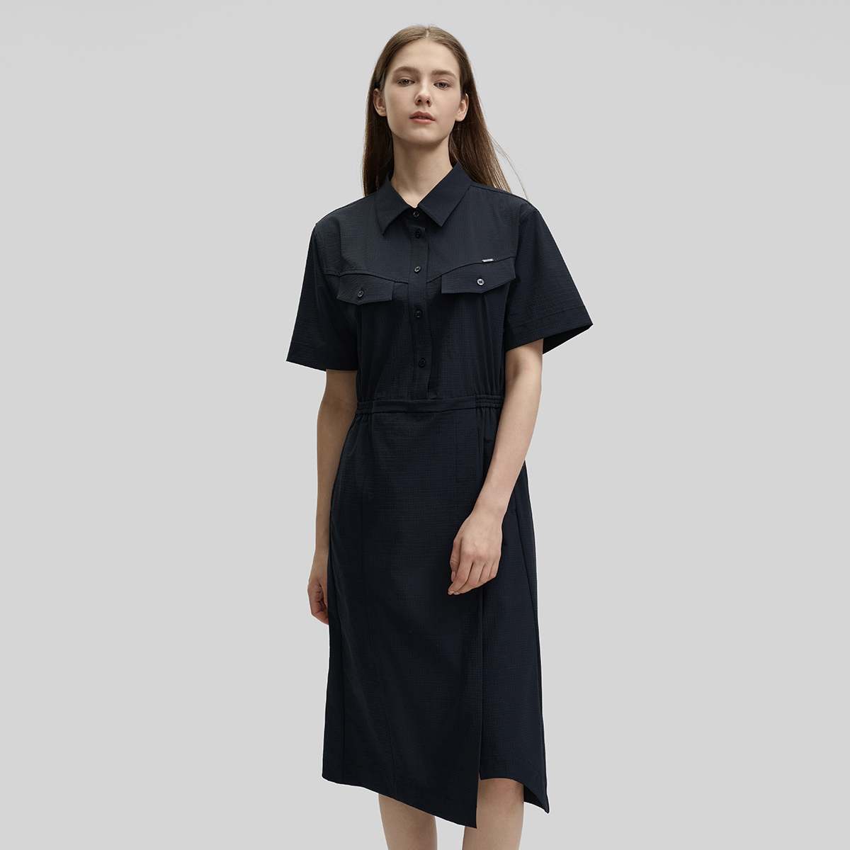 Fila/斐乐夏季女时尚休闲百搭宽松翻领梭织套头连衣裙F11W434301F