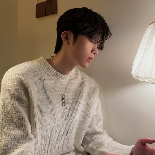 junmanner韩版破洞圆领男生毛衣