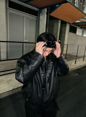 junmanner 12/15 10:00 短款抽褶 宽松阔感 黑色PU皮衣羽绒服棉服