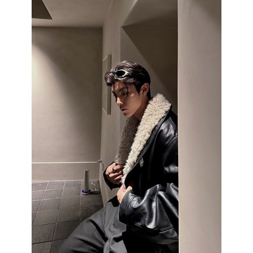 junmanner 12/15 10:00 自制 设计感 哑光质感毛领PU皮衣外套