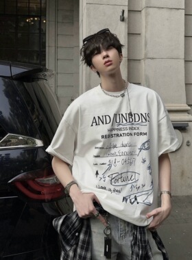 junmanner 涂鸦字母印花圆领美式潮牌宽松休闲短袖上衣夏季男T恤