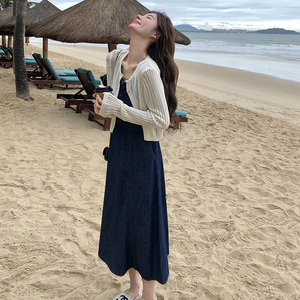 法式度假风牛仔连衣裙套装女2025春季新款针织开衫吊带长裙两件套图片