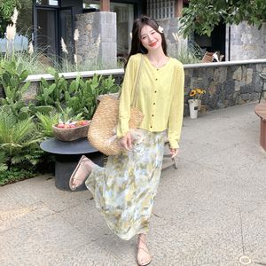 法式气质晕染风印花连衣裙套装女夏新款温柔防晒开衫吊带裙两件套图片