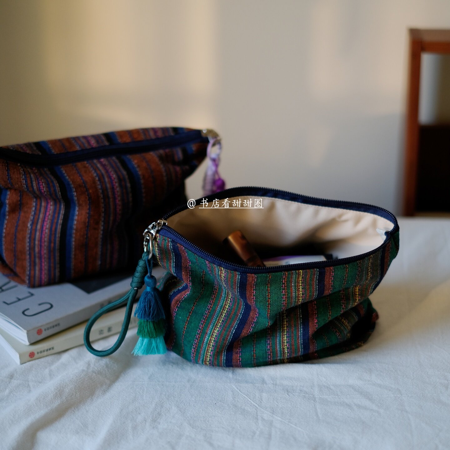 彩色条纹流苏手拎民族风化妆包布艺拉链女生手拿旅行收纳袋小布包