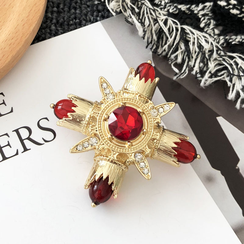 欧美风中世纪红宝石十字架胸花
