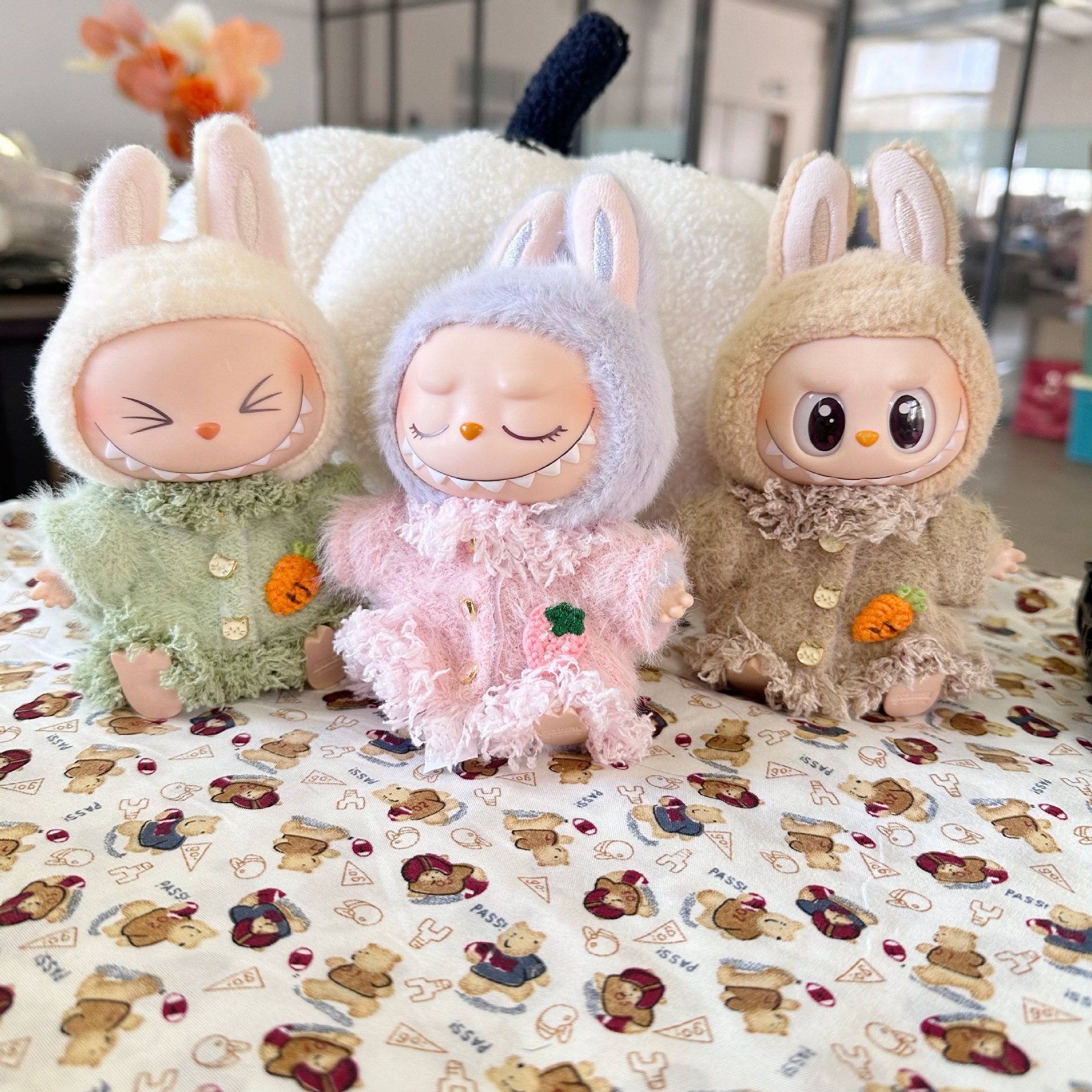 仅衣服】搪胶盲盒挂件拉布布公仔衣服一二代LABUBU着替绒绒外套萌