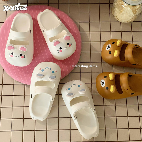 细细条可爱卡通足弓沙滩凉鞋女