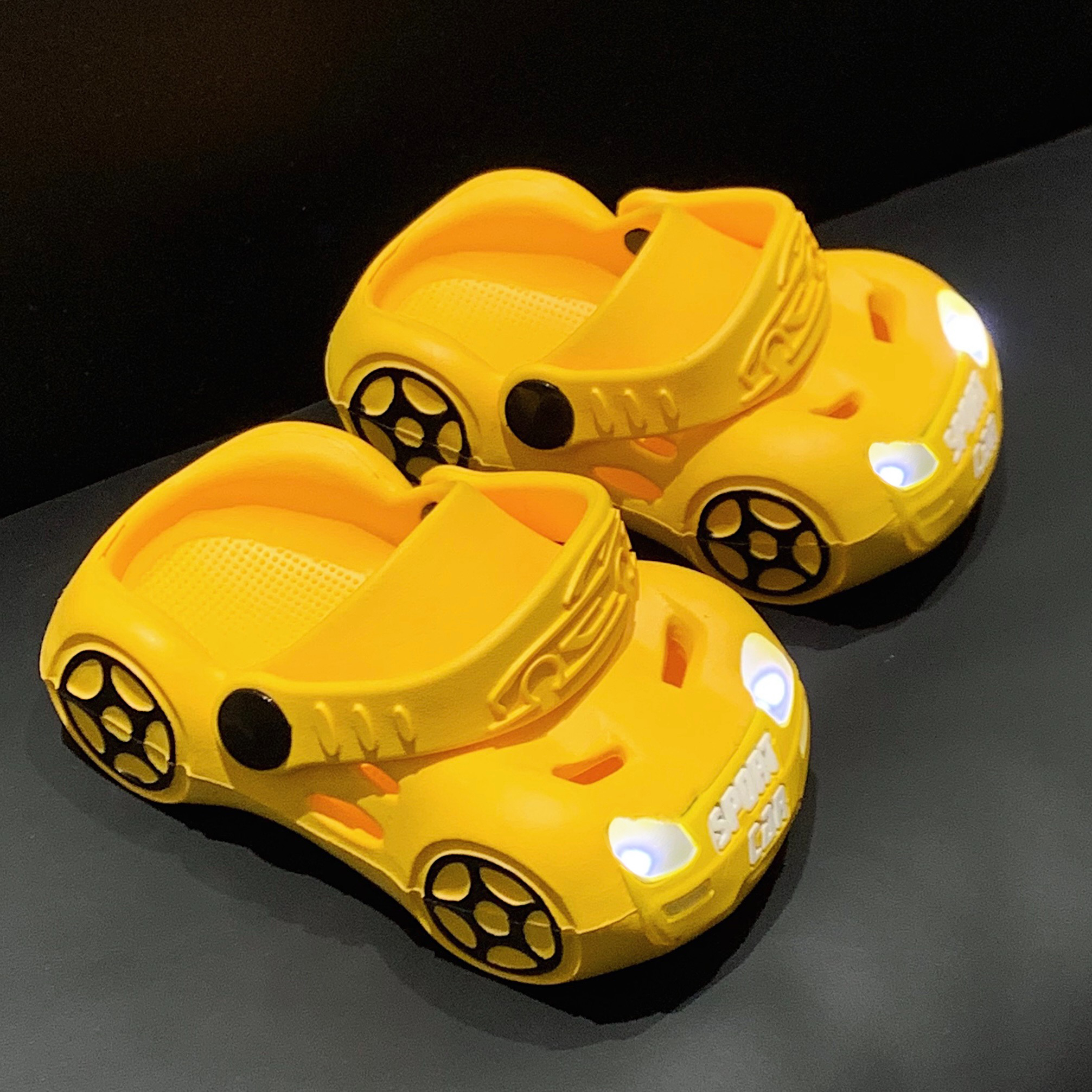 细细条潮酷发光汽车儿童包头拖鞋