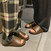 男女夏日式 细细条 浴室洗澡防滑防臭居家拖鞋 简约情侣EVA抗菌凉拖