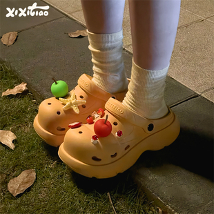 细细条 立体多巴胺红绿苹果ins网红洞洞鞋厚底外穿夏季女士凉拖鞋