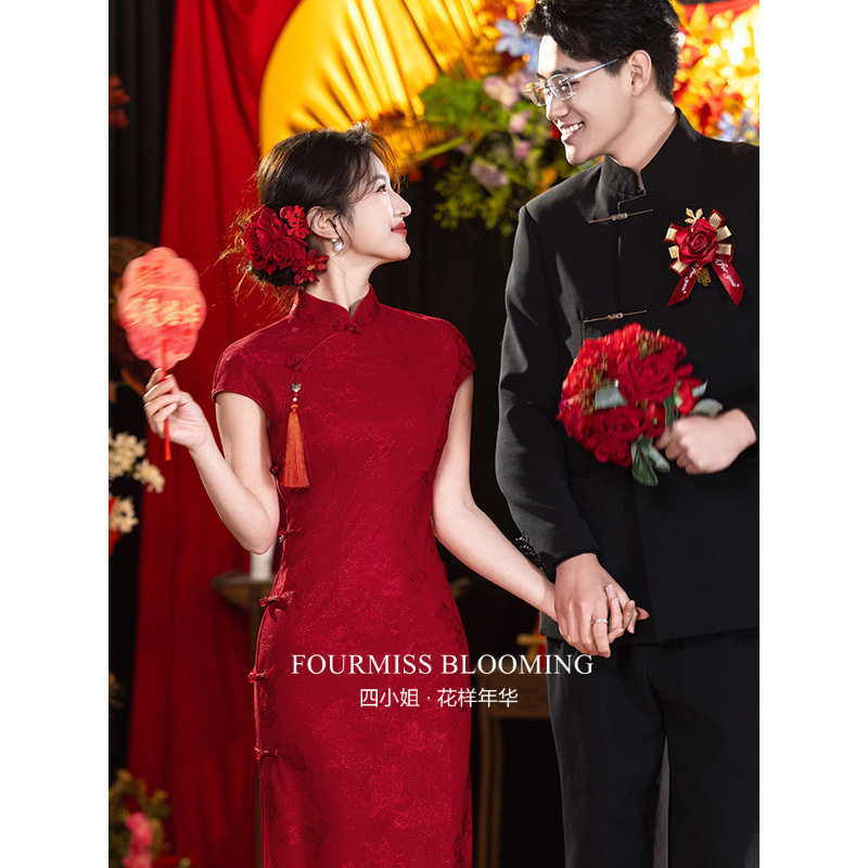 国风旗袍红色绣花修身婚服