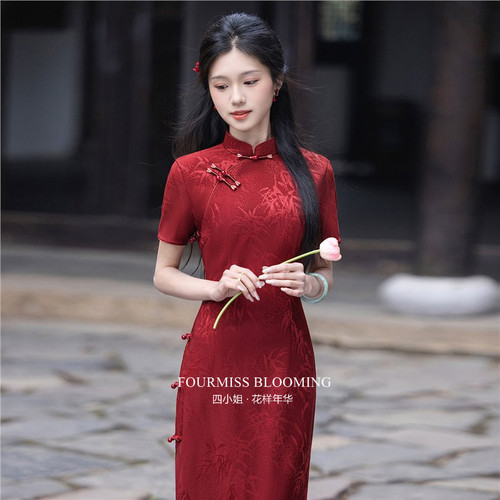 花样年华国风旗袍红色订婚礼服