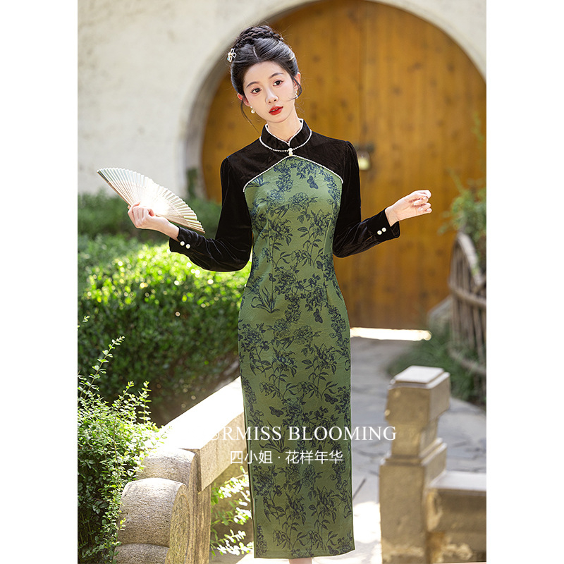 2025秋冬新款复古连衣裙