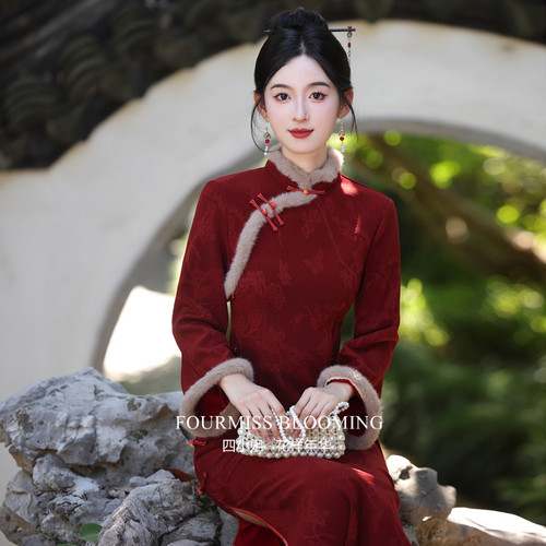 红色加绒中式长款冬装