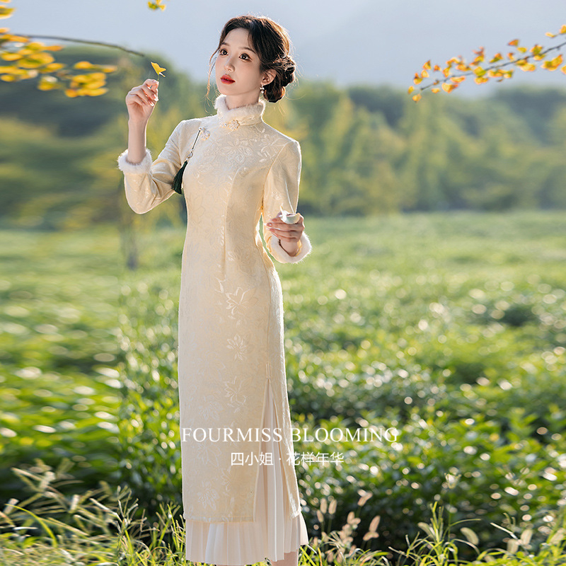 2024新款香槟色新中式礼服裙