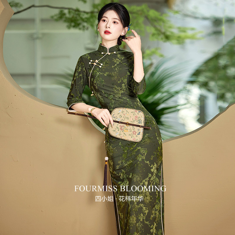 绿色中式长款2025新款女