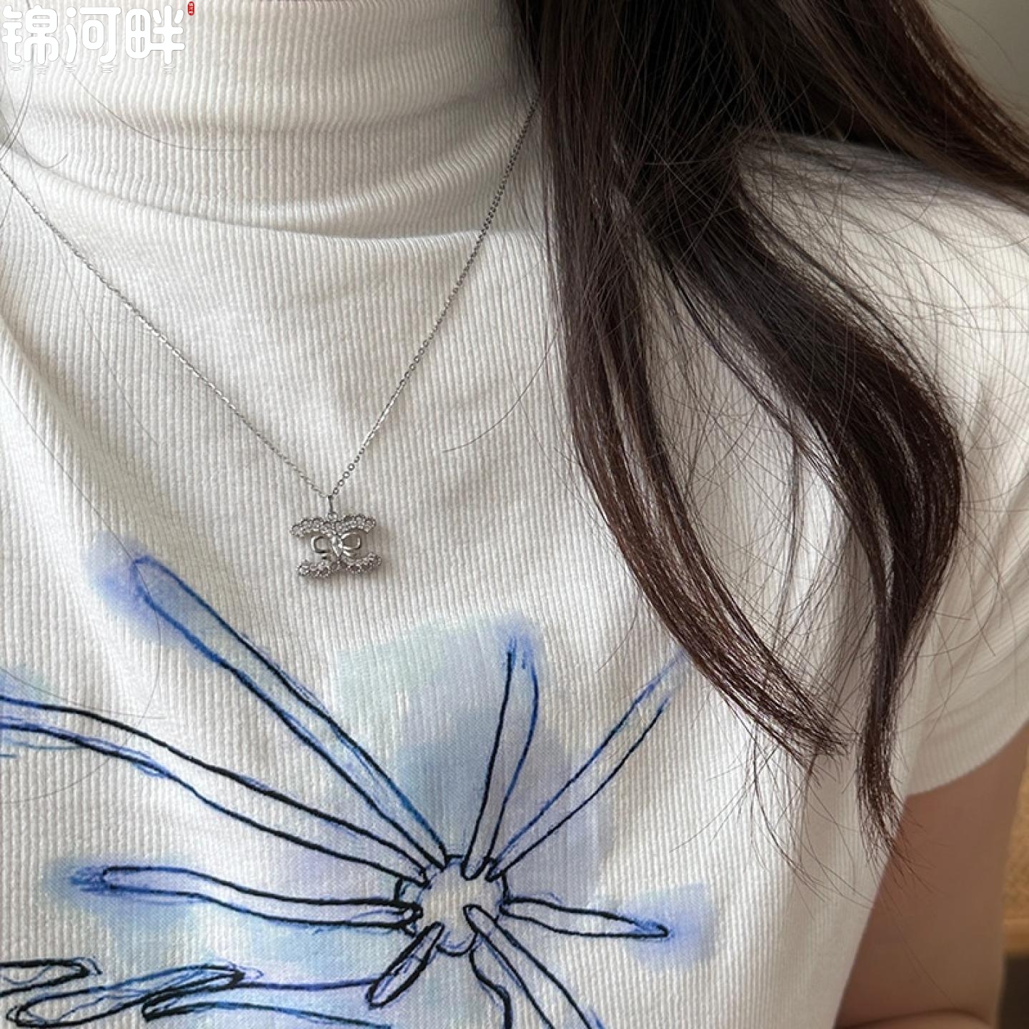 锦河畔 925纯银蝴蝶结镶钻项链女简约ins时尚轻奢气质双C造型