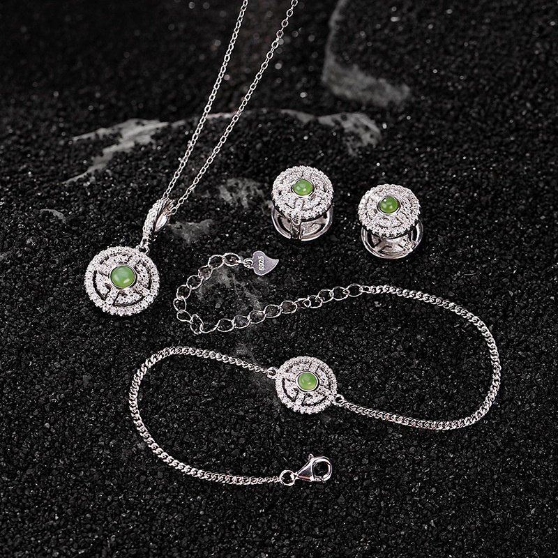 锦河畔 s925纯银和田玉碧玉轻奢时尚回纹吊坠手链耳钉耳夹套装