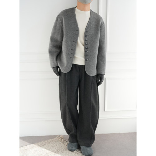 立体剪裁西格玛高级感V领大衣男