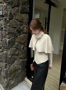 陈团团TUAN 法式毛领针织衫女秋冬设计感斗篷披肩真两件收腰上衣
