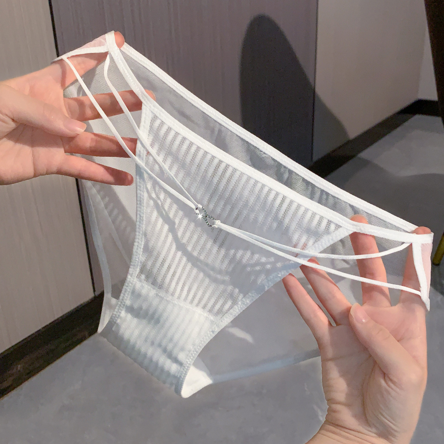 清冷美人感~钓系闪钻高开叉内裤