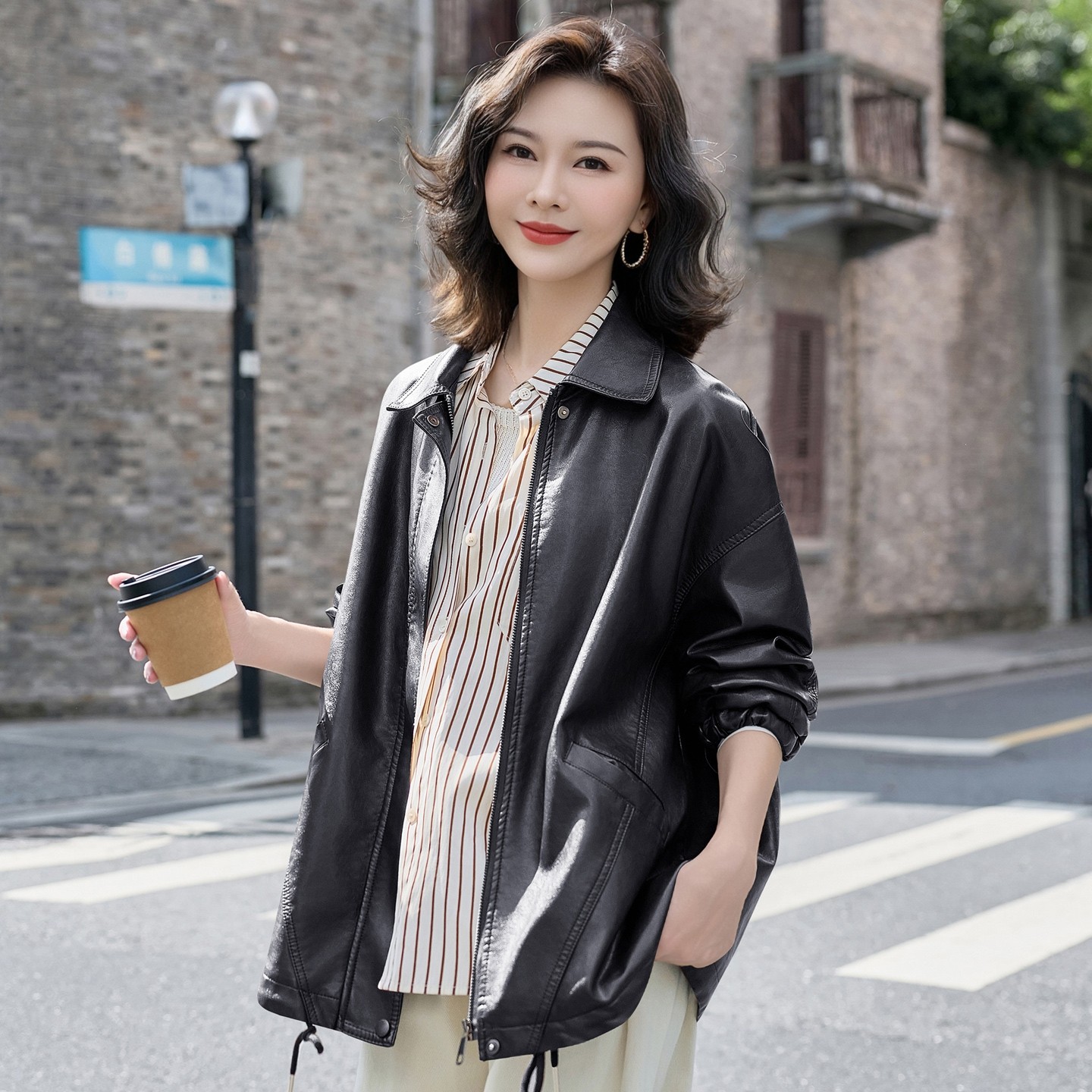 皮衣女休闲宽松外套中年妈妈新款