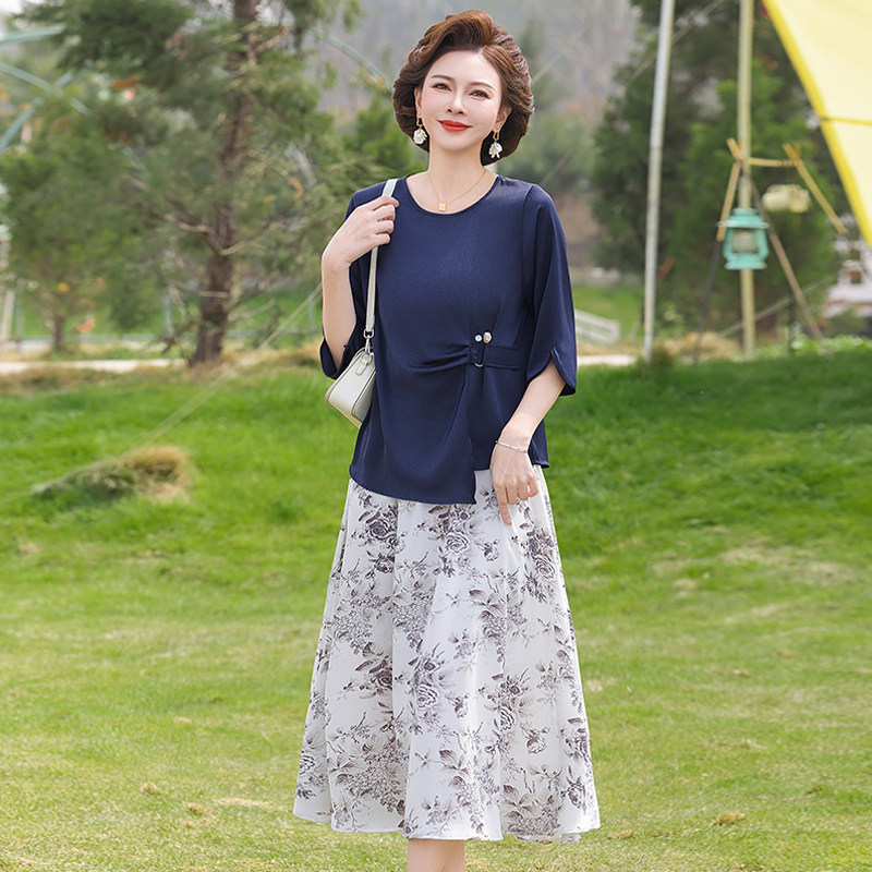 中老年妈妈夏装连衣裙时尚洋气仿真丝短袖两件套裙子显瘦半身裙