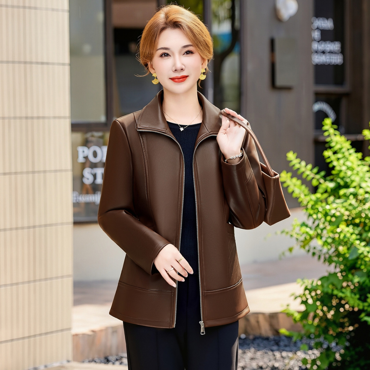 妈妈装PU皮衣外套女中老年拉链夹克宽松休闲大码上衣时尚妇女秋装