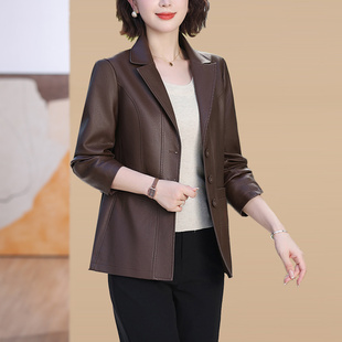 中年妈妈皮衣女秋装新款休闲宽松老年人女外套时尚显瘦妇女皮西服