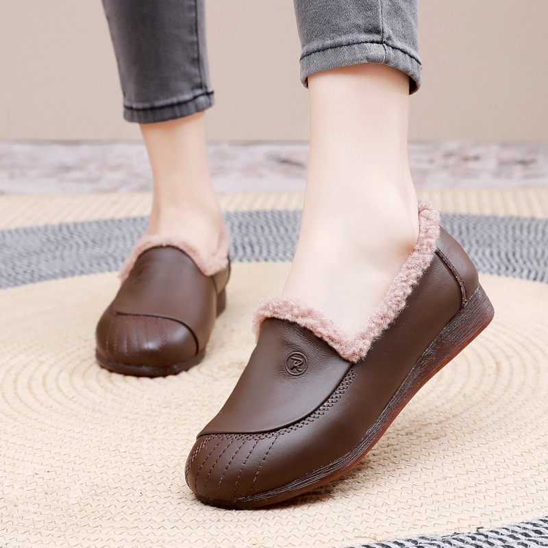 妈妈鞋秋冬新款棉鞋中年软底女舒适平底真皮加绒保暖单鞋羊毛皮鞋