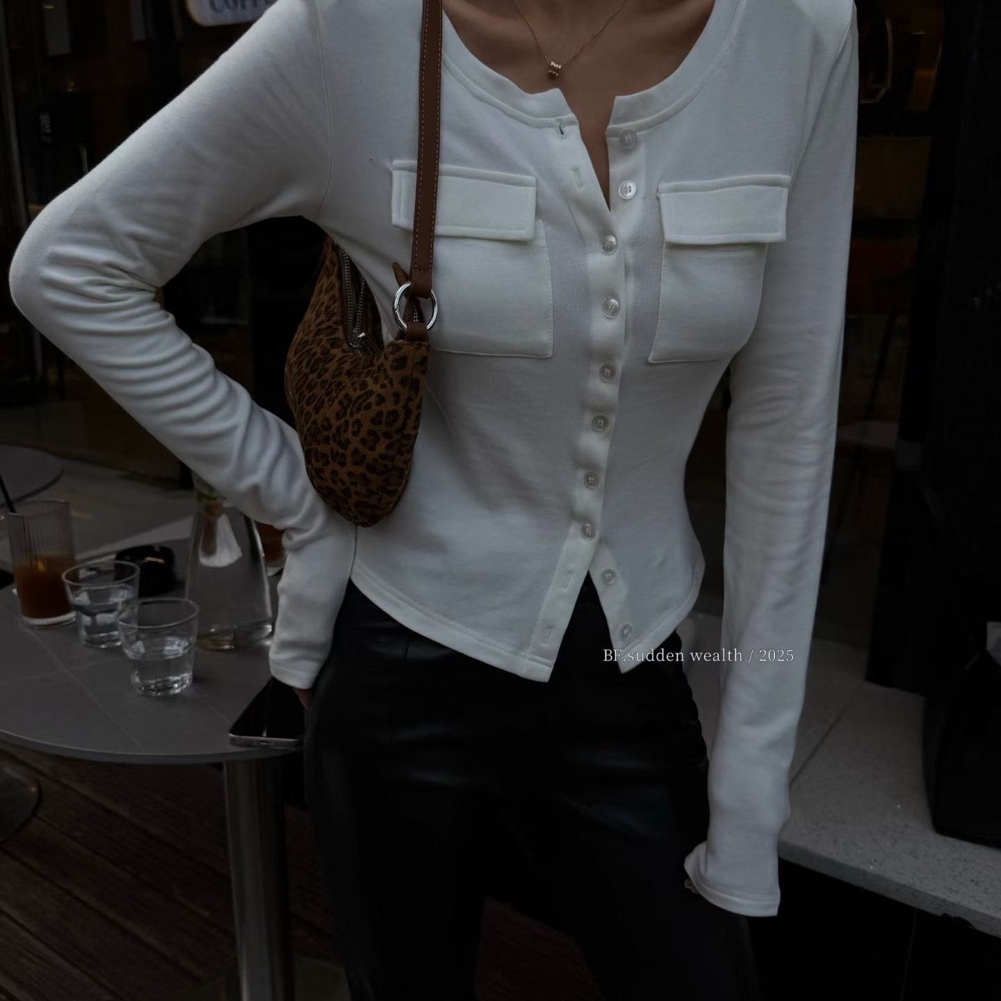 BF秋冬新款修身显瘦时尚双口袋单排扣加绒保暖开衫打底长袖T恤女