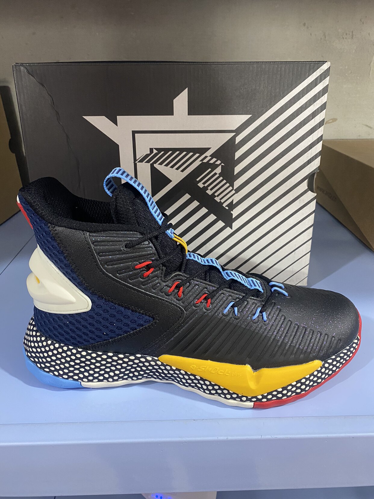 安踏 男款 汤普森 要疯 防滑耐磨篮球鞋