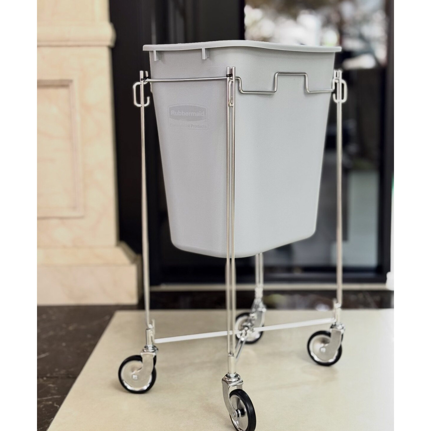 Rubbermaid乐柏美家用塑料垃圾桶摇盖式厨房软身办公室废纸篓卧室