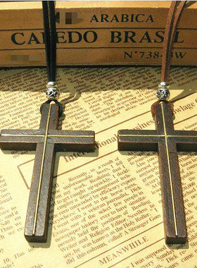 镶嵌木质十字架女士毛衣链