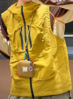山系户外徒步机能连帽工装马甲