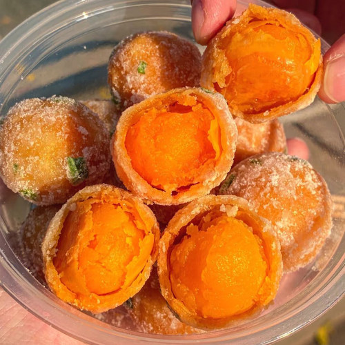 潮汕小吃反沙咸鸭蛋黄蛋黄酥特产