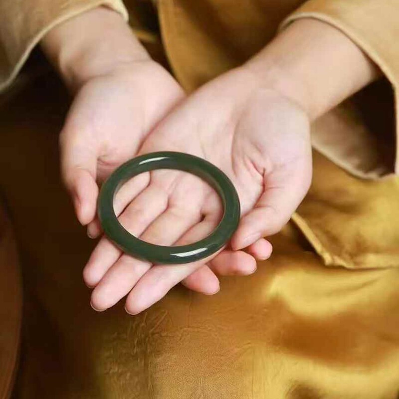 玉器工艺品天然新疆和田玉青海料老料湖水绿玉石素面镯手镯送证书