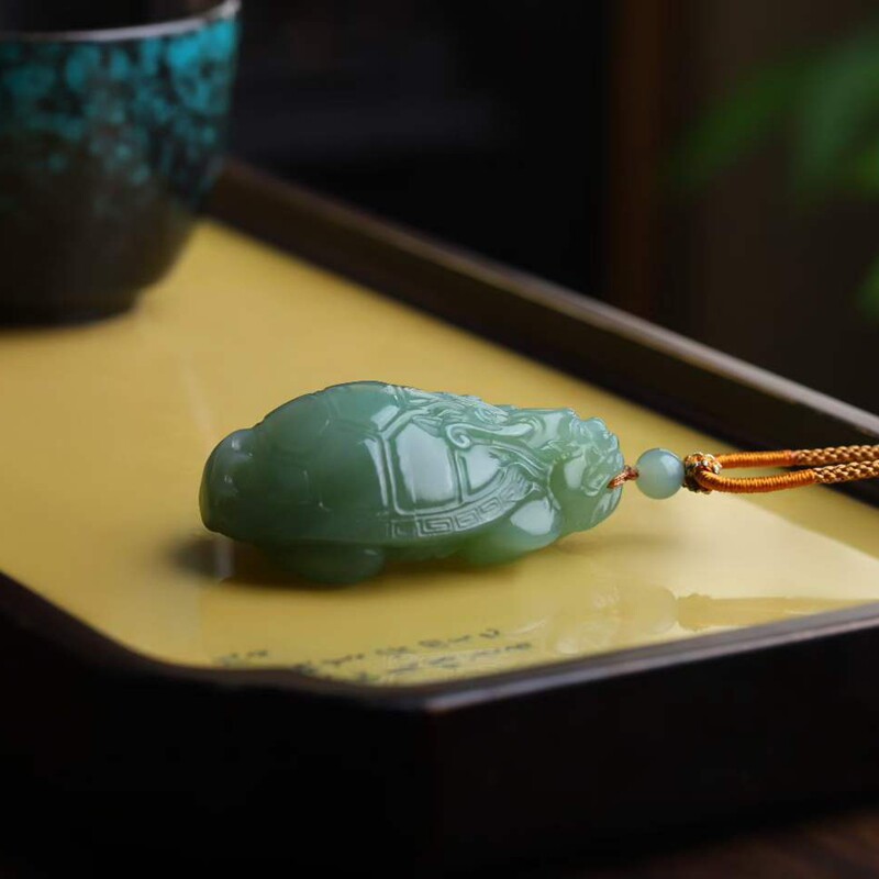 玉器工艺品天然新疆和田玉供应链俄料碧玉老料玉石龙龟吊坠挂件