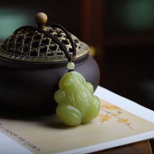 玉器工厂店天然新疆和田玉若羌黄口料老料青蛙@呱呱来财玉石吊坠