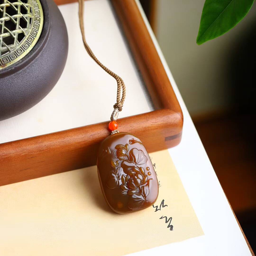 玉器工艺品天然新疆和田玉新疆且末料糖料莲花 好运莲莲吊坠挂件